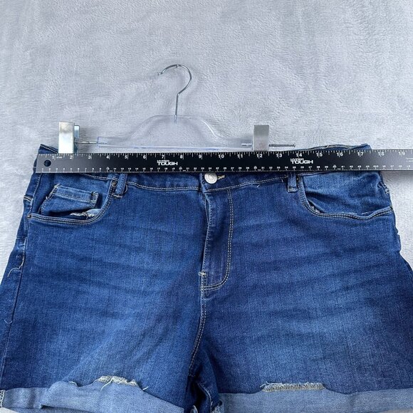 Refuge Denim RIO Push-Up Shorts Womens Size 13 Mid Rise Stretch Dark Wash Blue - Picture 5 of 9